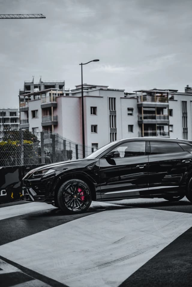 This is - Lamborghini Urus (2)